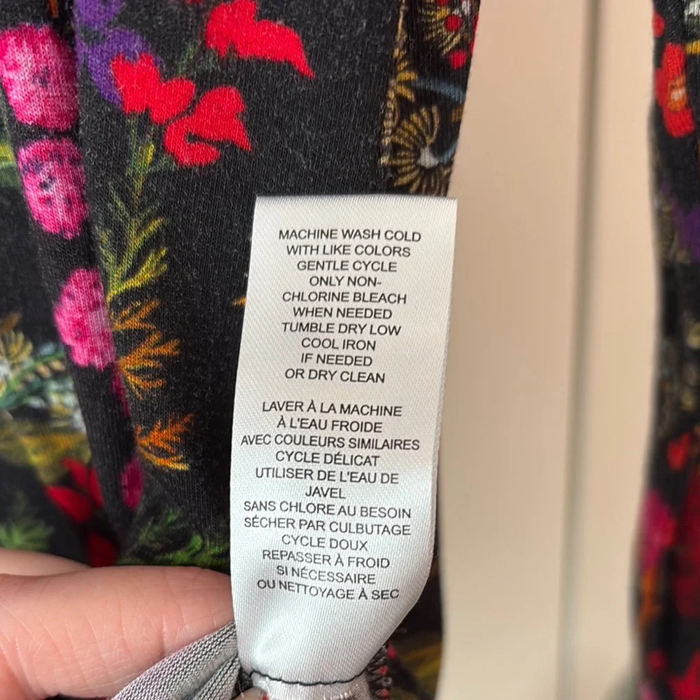 Tahari Black Floral Mockneck Top - Picture 8 of 8